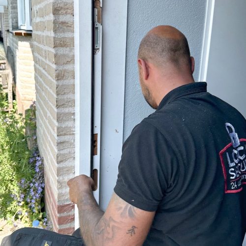 Slotenservice. Deuren en kozijnen. Slotenmaker.